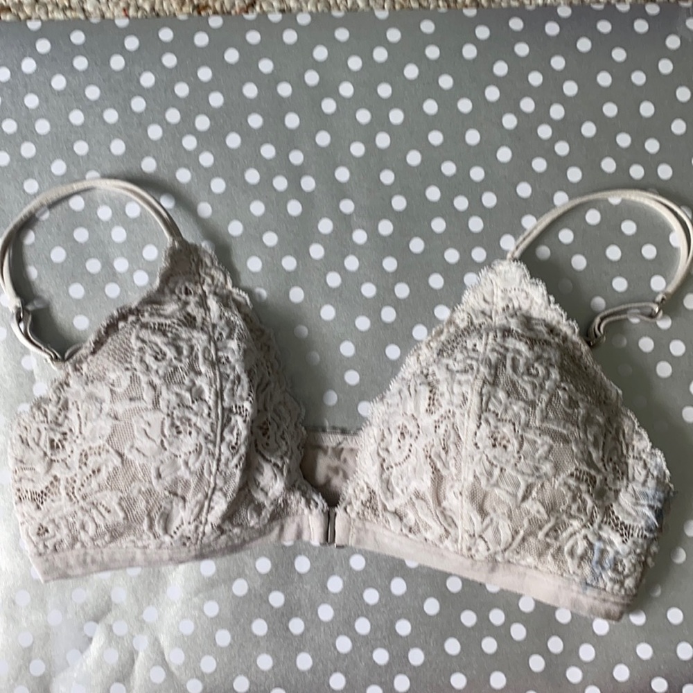 Abercrombie and Fitch white front clasp bralette